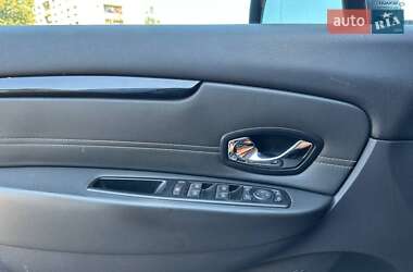 Минивэн Renault Grand Scenic 2016 в 
