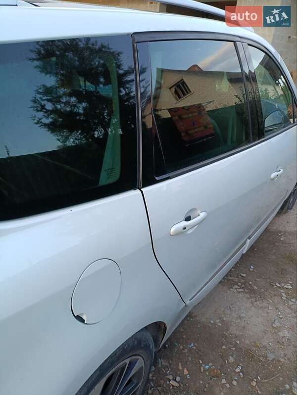 Мінівен Renault Grand Scenic 2015 в Пустомитах