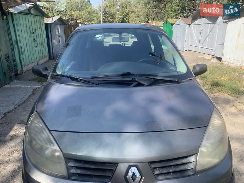 Renault Grand Scenic 2005