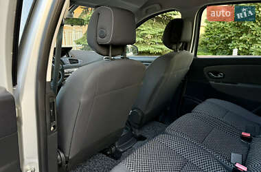 Минивэн Renault Grand Scenic 2012 в 