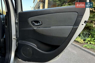 Минивэн Renault Grand Scenic 2012 в 