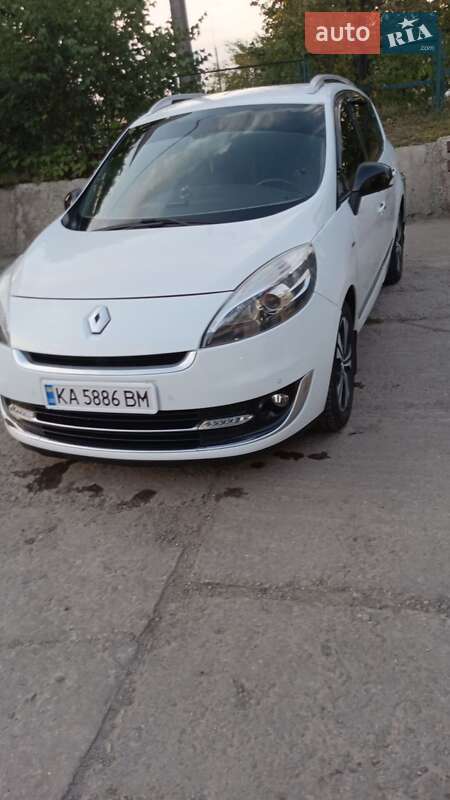 Минивэн Renault Grand Scenic 2013 в 