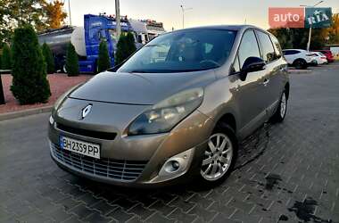 Минивэн Renault Grand Scenic 2011 в 