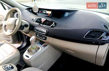 Минивэн Renault Grand Scenic 2011 в 