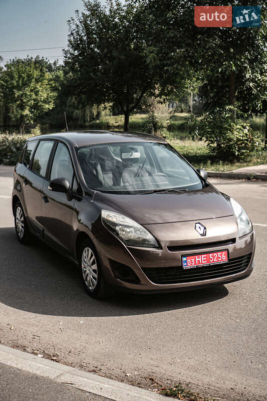 Мінівен Renault Grand Scenic 2010 в Бурштині