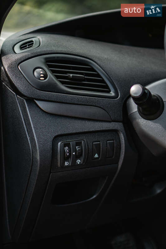 Мінівен Renault Grand Scenic 2010 в Бурштині