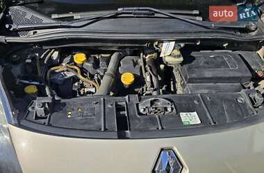 Минивэн Renault Grand Scenic 2009 в 