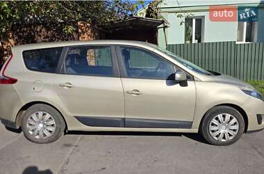 Минивэн Renault Grand Scenic 2009 в 