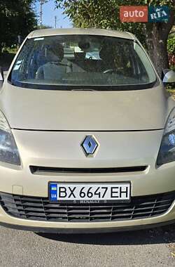 Минивэн Renault Grand Scenic 2009 в 