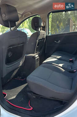 Мінівен Renault Grand Scenic 2010 в 
