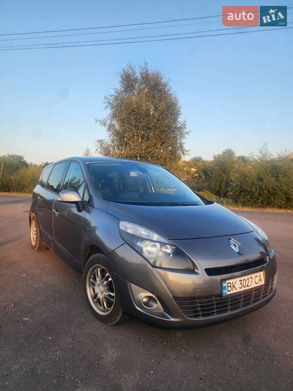 Renault Grand Scenic 2011