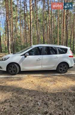 Минивэн Renault Grand Scenic 2013 в 