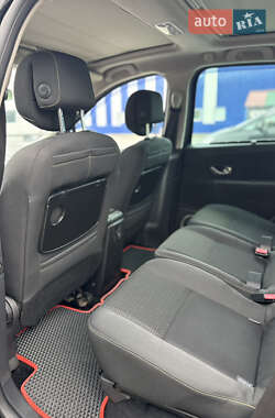 Минивэн Renault Grand Scenic 2010 в 