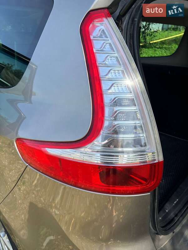 Минивэн Renault Grand Scenic 2013 в Банилове