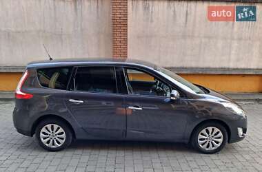 Минивэн Renault Grand Scenic 2010 в 