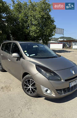 Минивэн Renault Grand Scenic 2011 в Надворной