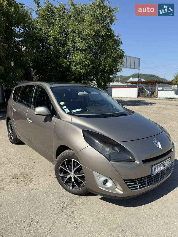 Renault Grand Scenic 2011