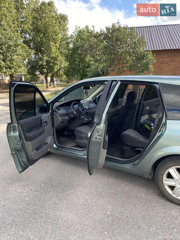 Минивэн Renault Grand Scenic 2004 в Золочеве