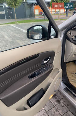 Минивэн Renault Grand Scenic 2011 в 