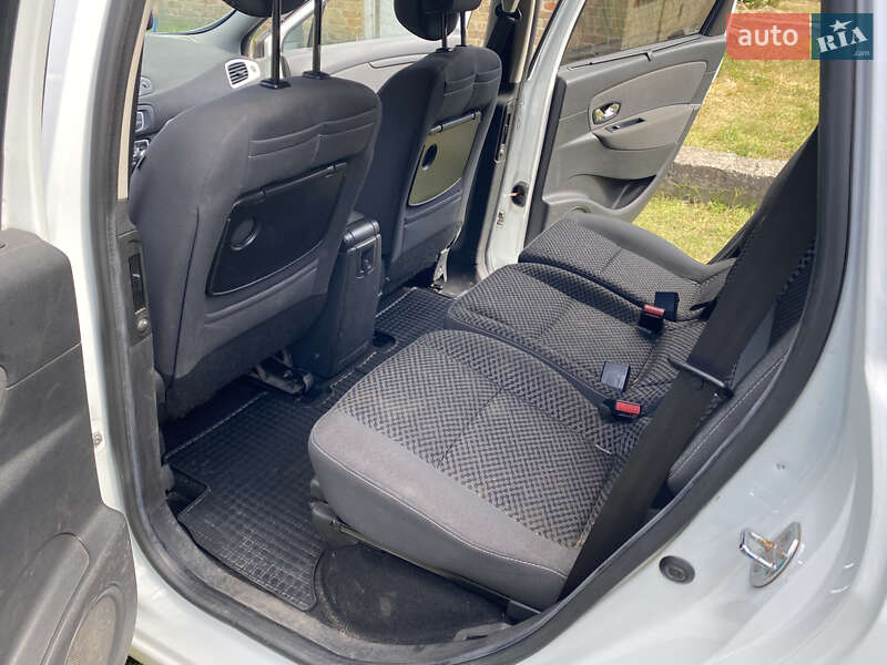 Мінівен Renault Grand Scenic 2011 в Луцьку фото 18 Мінівен Renault Grand Scenic 2011 в Луцьку