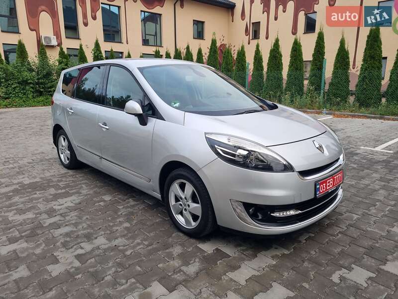 Минивэн Renault Grand Scenic 2012 в 