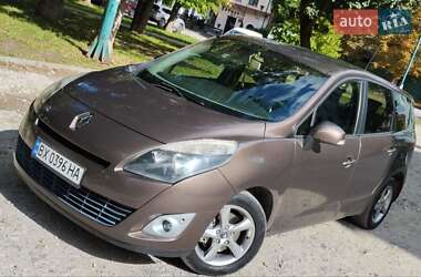 Минивэн Renault Grand Scenic 2011 в 
