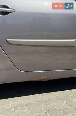 Минивэн Renault Grand Scenic 2004 в 