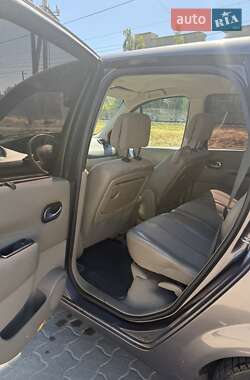 Минивэн Renault Grand Scenic 2004 в 