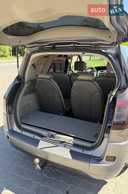 Минивэн Renault Grand Scenic 2004 в 