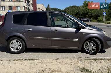 Минивэн Renault Grand Scenic 2004 в 