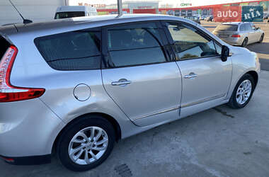 Минивэн Renault Grand Scenic 2012 в 