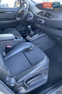 Минивэн Renault Grand Scenic 2012 в 