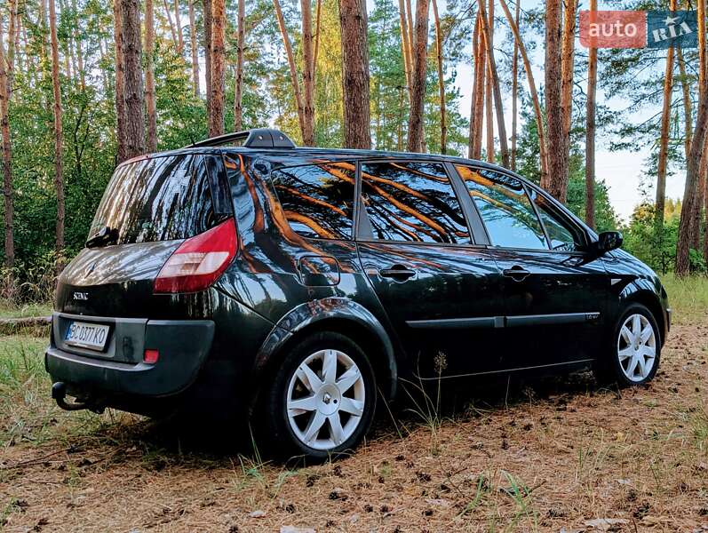 Минивэн Renault Grand Scenic 2005 в Русской Поляне