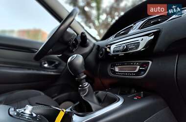 Минивэн Renault Grand Scenic 2015 в 