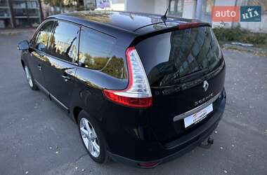 Минивэн Renault Grand Scenic 2012 в 