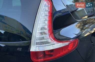 Минивэн Renault Grand Scenic 2012 в 