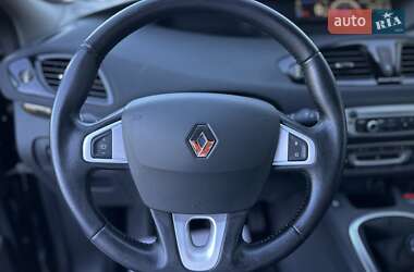 Минивэн Renault Grand Scenic 2012 в 