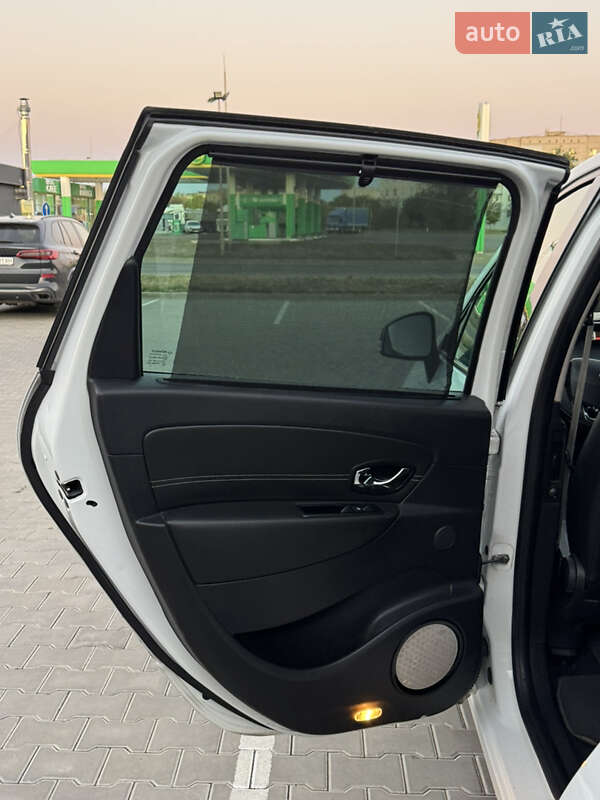 Минивэн Renault Grand Scenic 2015 в Вознесенске