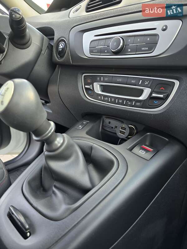 Минивэн Renault Grand Scenic 2014 в Киеве фото 14 Минивэн Renault Grand Scenic 2014 в Киеве