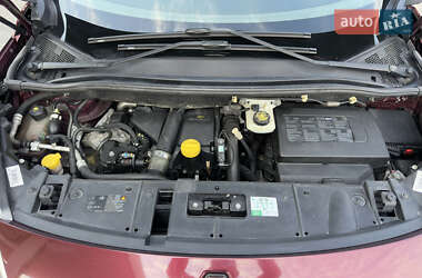 Минивэн Renault Grand Scenic 2012 в 