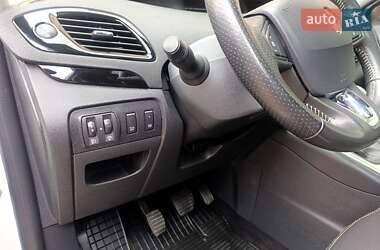 Минивэн Renault Grand Scenic 2016 в 