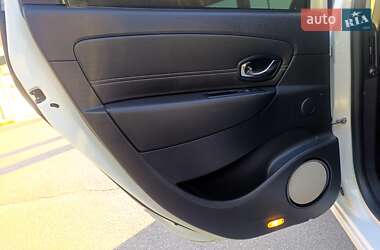 Минивэн Renault Grand Scenic 2016 в 