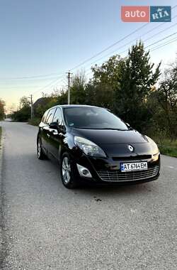Минивэн Renault Grand Scenic 2010 в 