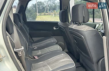 Минивэн Renault Grand Scenic 2004 в  фото 12 Минивэн Renault Grand Scenic 2004 в