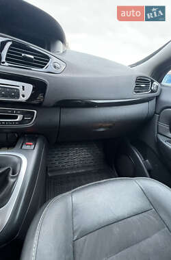 Минивэн Renault Grand Scenic 2013 в 