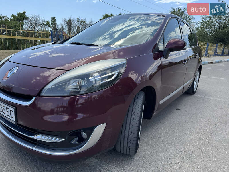 Renault Grand Scenic 2012