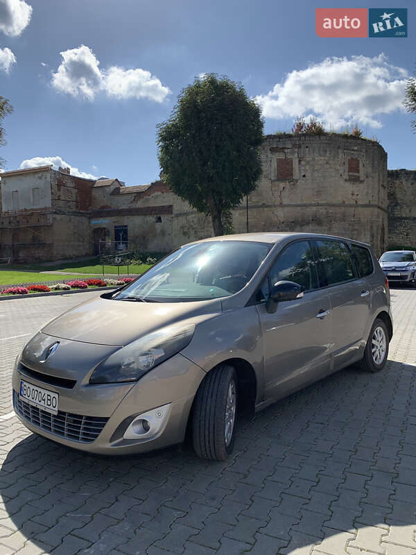 Renault Grand Scenic 2011