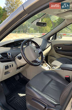 Минивэн Renault Grand Scenic 2011 в 