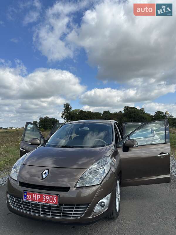 Минивэн Renault Grand Scenic 2010 в Демидовке
