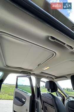 Минивэн Renault Grand Scenic 2010 в 